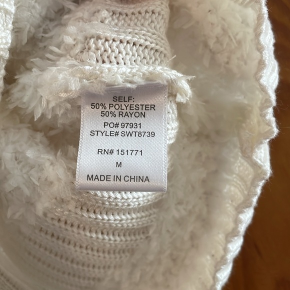 NWT Le Lis Cropped Sleeveless Textured Sweater - Picture 6 of 7